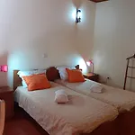 Casas Do Cruzeiro Sabugueiro (Guarda)
