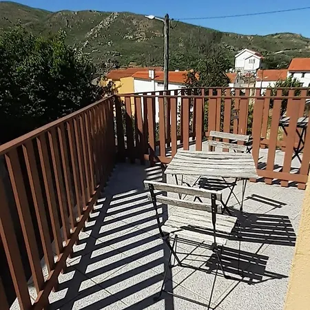 Casas Do Cruzeiro Sabugueiro (Guarda)