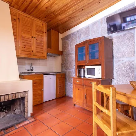 Casas Do Cruzeiro Agroturismo Sabugueiro (Guarda)