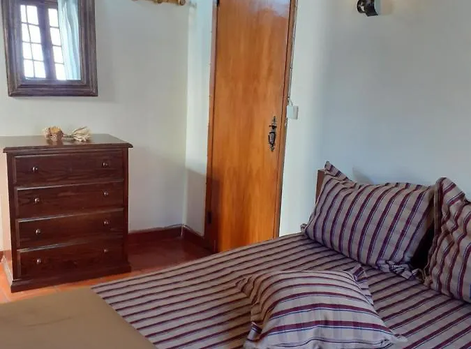 Casas Do Cruzeiro Alojamento de Turismo Rural Sabugueiro (Guarda)