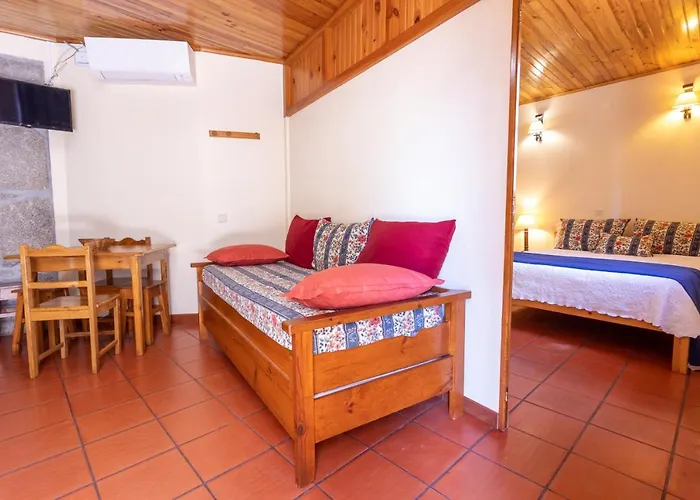 Casas Do Cruzeiro Alojamento de Turismo Rural Sabugueiro (Guarda)