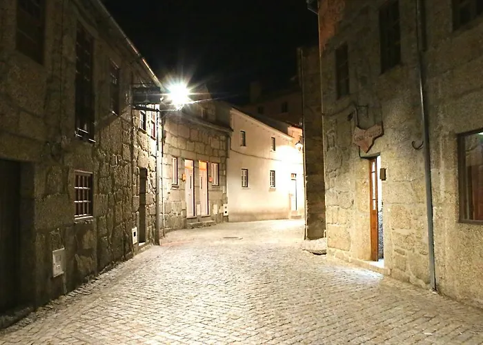 Casas Do Cruzeiro * Sabugueiro (Guarda)