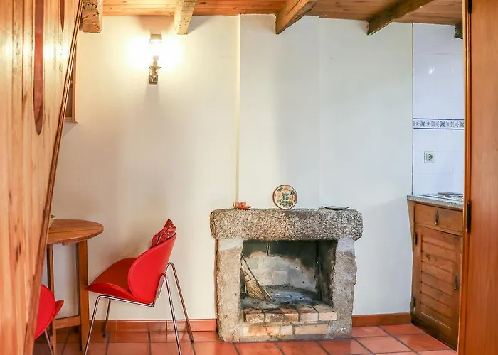 Casas Do Cruzeiro * Sabugueiro (Guarda)